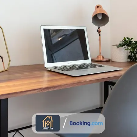 Stylish Two Bed Town Centre By Movida Group Short Lets & Serviced With Parking