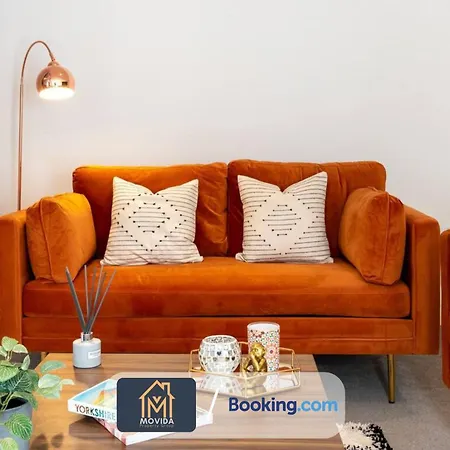Stylish Two Bed Town Centre By Movida Group Short Lets & Serviced With Parking * Harrogate