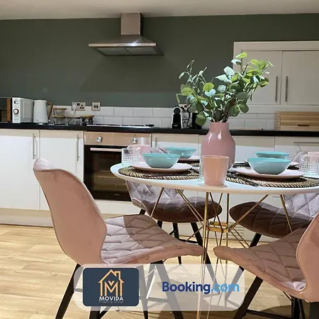 Stylish Two Bed Town Centre By Movida Group Short Lets & Serviced With Parking Appartamento Harrogate