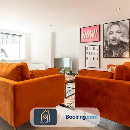 Stylish Two Bed Town Centre By Movida Group Short Lets & Serviced With Parking