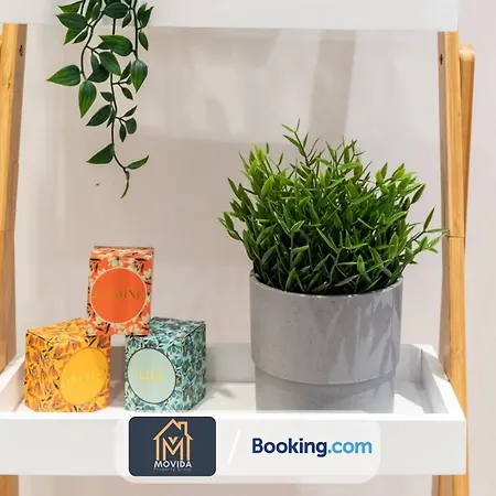 Stylish Two Bed Town Centre By Movida Group Short Lets & Serviced With Parking